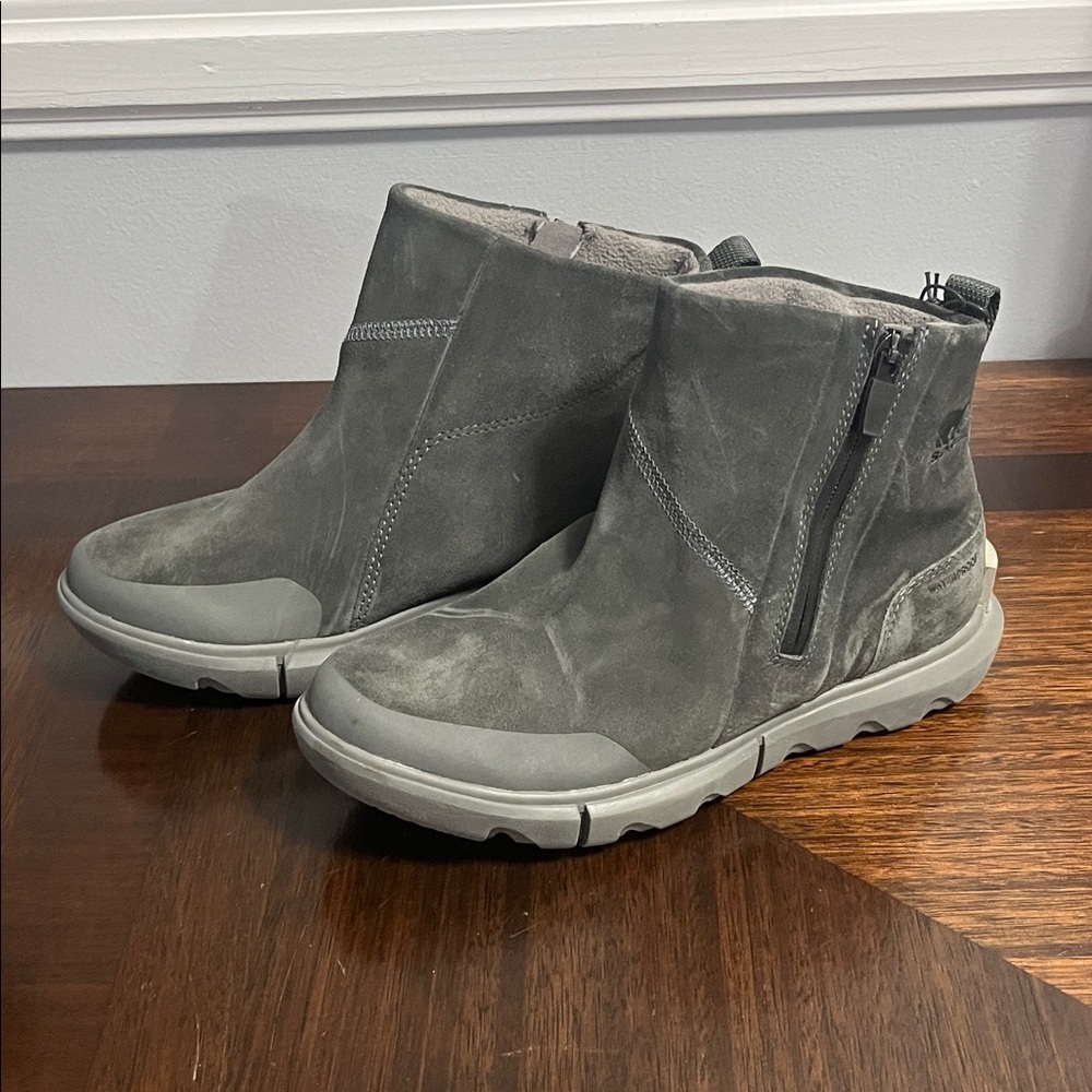 WOMEN’S SZ 7 SOREL INSULATED WATERPROOF GRAY BOITS NWT WOMEN’S SHOES BOOTS